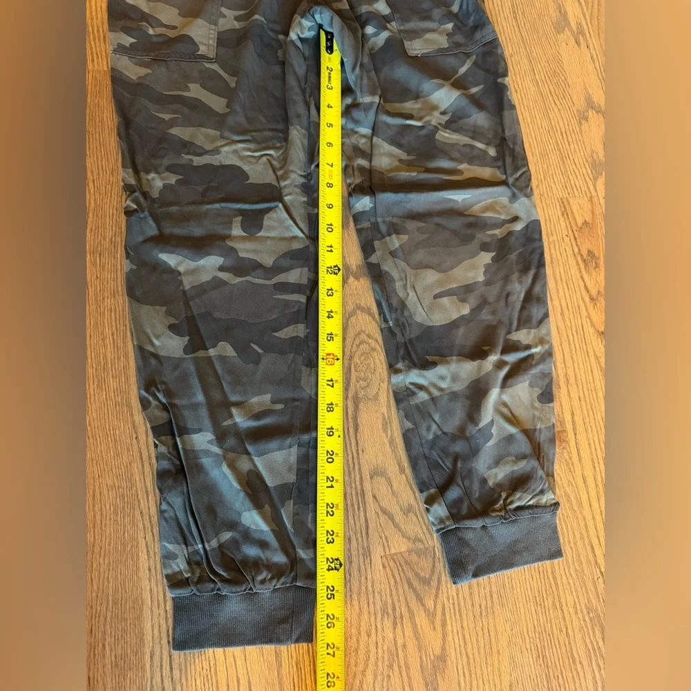 NWT! Splendid Green Camo Jogger Pants - Picture 4 of 5
